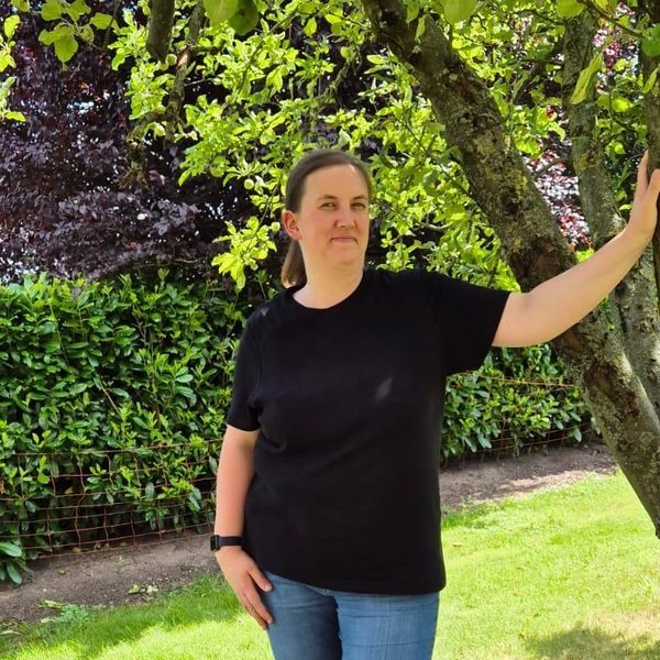 Nadine, Treppenhausreinigung bei MMJ