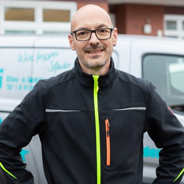 Manuel Seeliger, Inhaber von MMJ Glas- und Gebäudereinigung in Stade